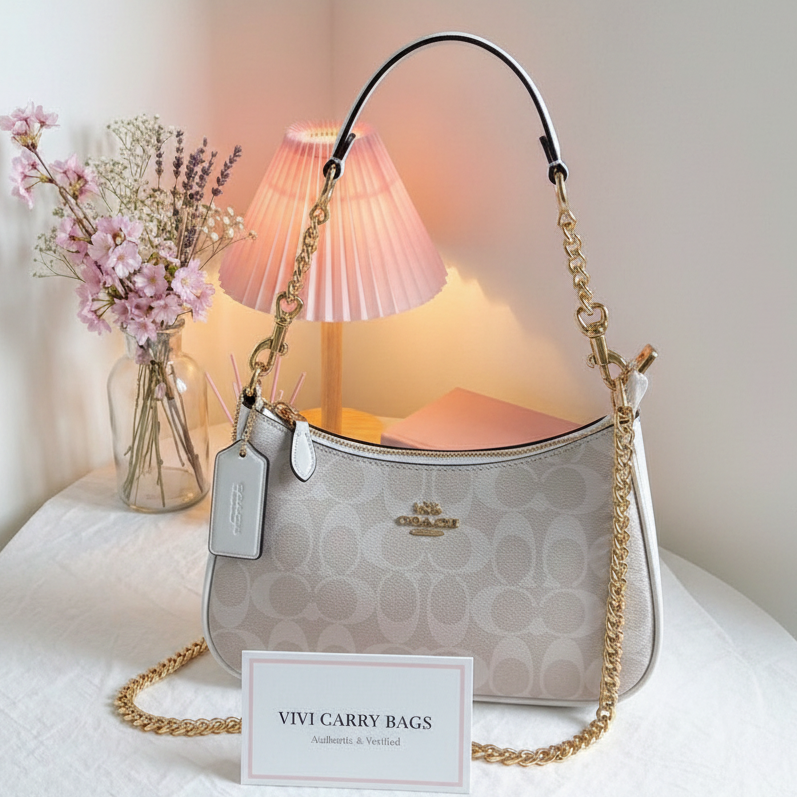 Coach White Bag – Card in Front